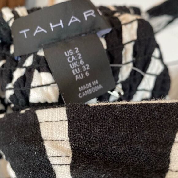 Tahari black & white jumpsuit with pockets - Picture 8 of 8